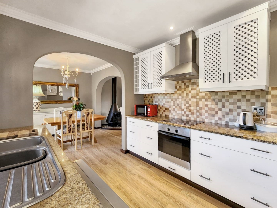 3 Bedroom Property for Sale in Waves Edge Western Cape